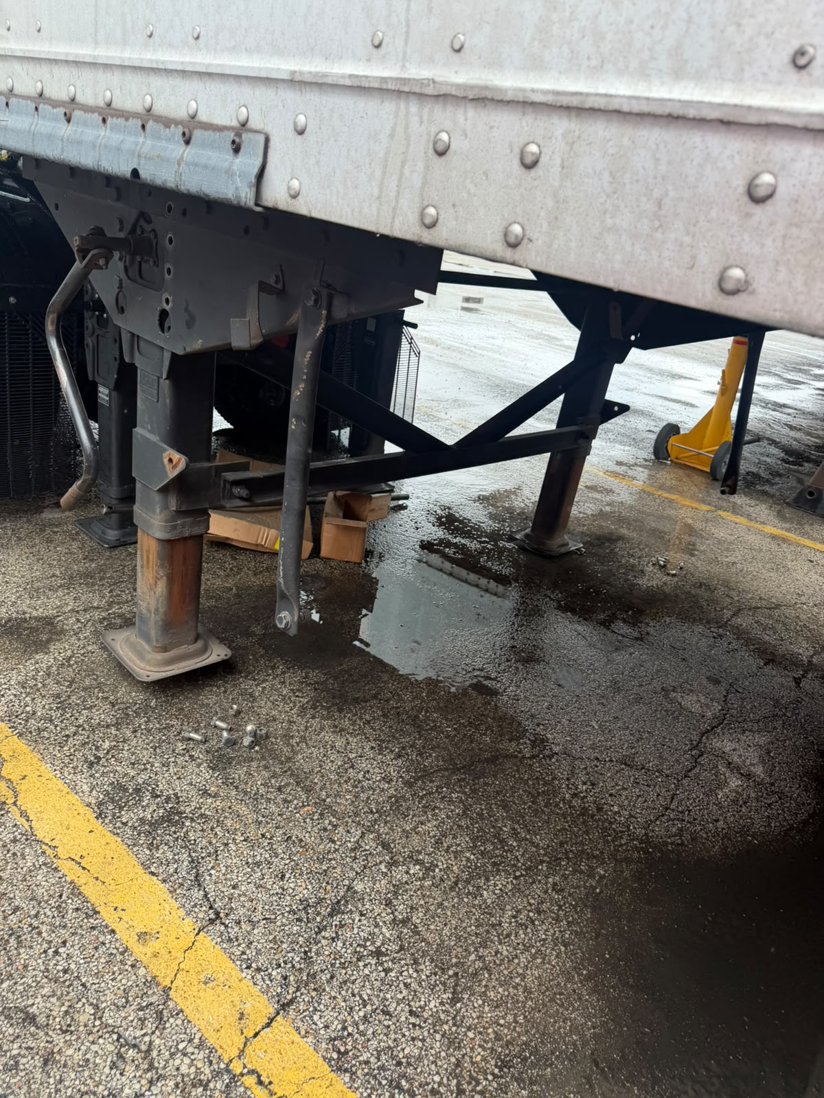 Trailer landing gear replacement